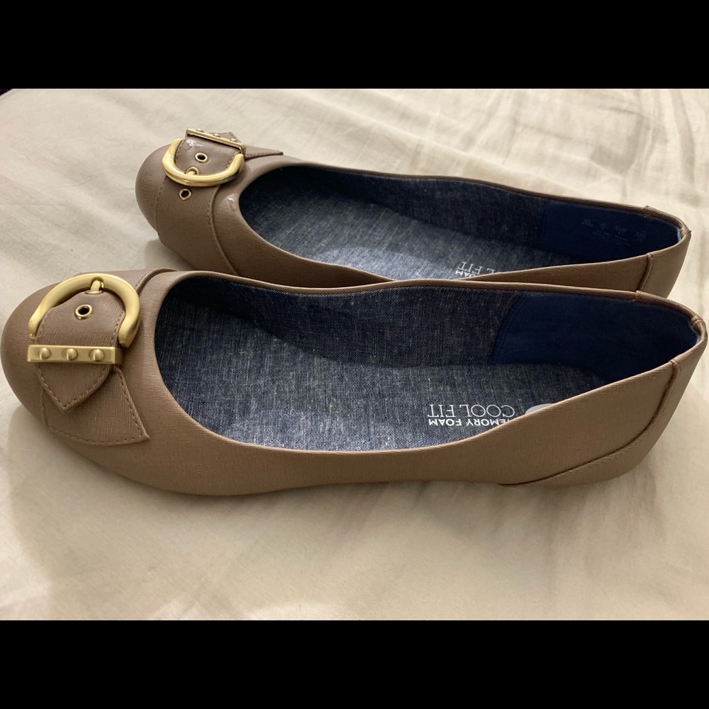 Dr Scholl’s memory foam beige flats